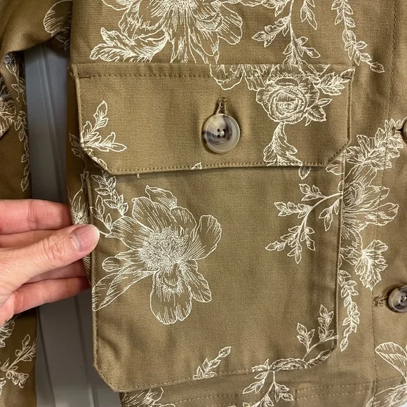 Utility Bomber Jacket Future Collective Khaki Medium Spring Floral Feminine NWOT - Picture 4 of 8